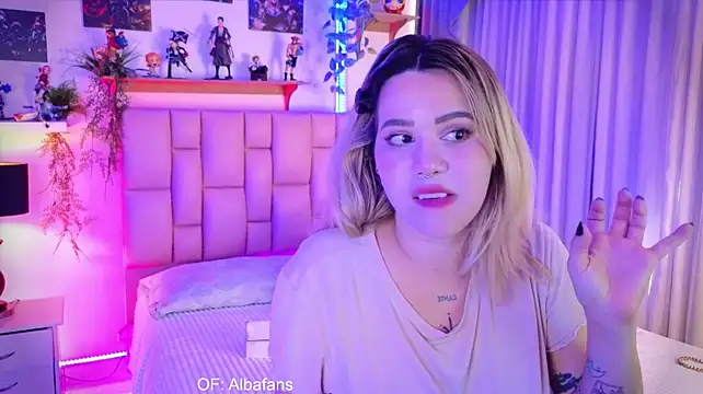 AlbaismynameX - Strip Tease 🔥