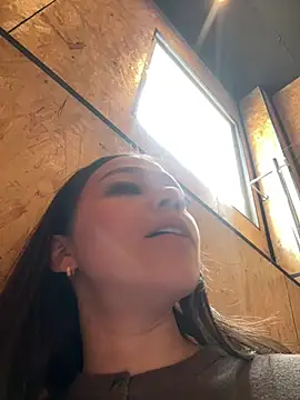 Alyshanon18 - BOOBS OUT 2MIN IN PUBLIC🥵