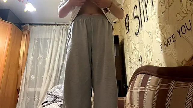 DollieMuhn - Show belly
