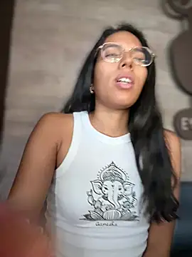 SheenaBrooke - Restaurant pussy out sneaky