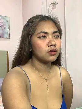YaraSmith - topless and hands up🤪