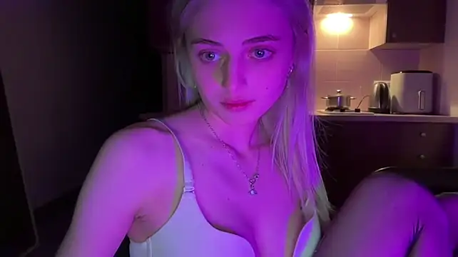 AidaGloshen - Skirt tease