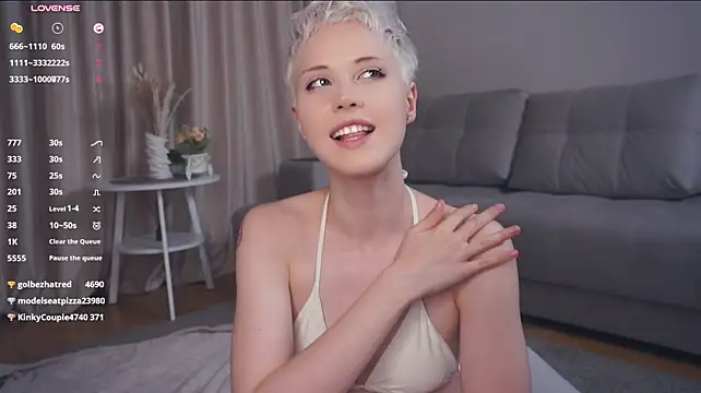 HattieSkay - Ride on a pillow + Spank my ass