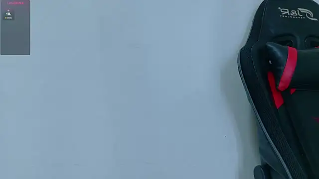 AnnieRouse__ - Oil on my sweet tits 🍒