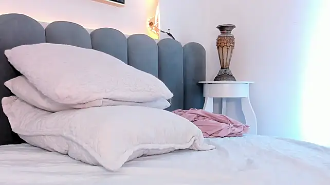 Ridwana_ - I rub my pussy in doggy style😋🙈
