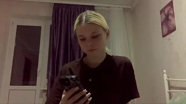EdwinaDespres - Bite my hand💖