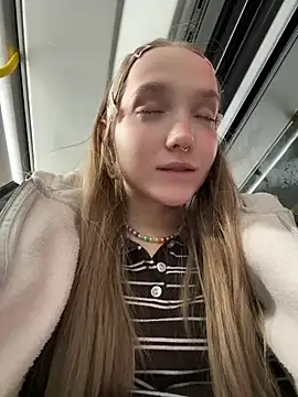 Bambi_lu - show NAKED ass n slap x10!!