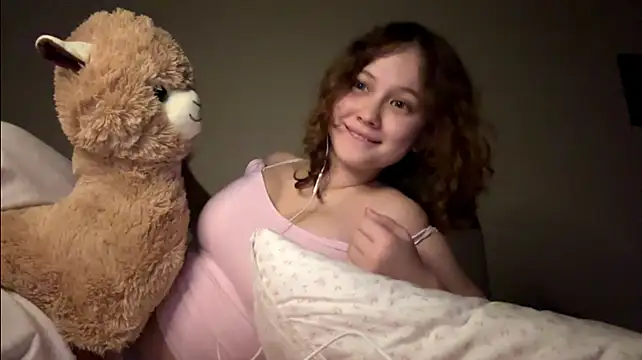 VivianLady - licking my bared sweet shoulders 🫦🫦🫦
