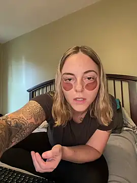 Jaseyrae - TOPLESS