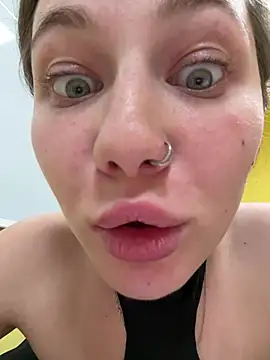 AsynaYuuki - FULL NAKED IN SCHOOL RIGHT HERE NO HIDE