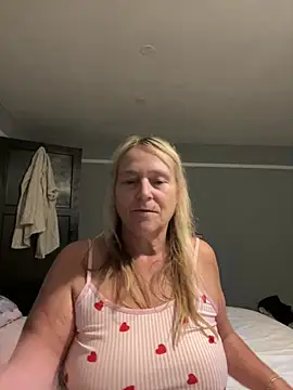Blondnboujee53 - Jiggle tits