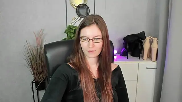 EmmaxDelight - Tease show 3 minutes!