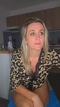 Malicia-hot - Suce Gode