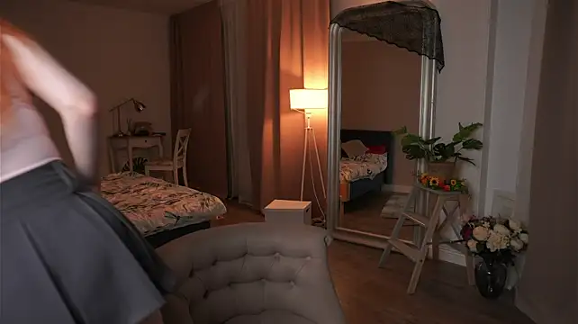Gummymila - lick my lips (close to cam)