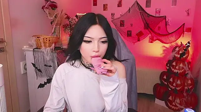 Emma_Kirks - Get up and spin around naked