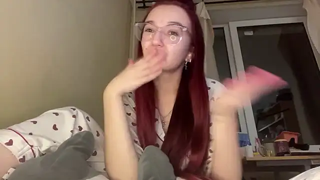 HildredGurrola - tease with a shirt<3