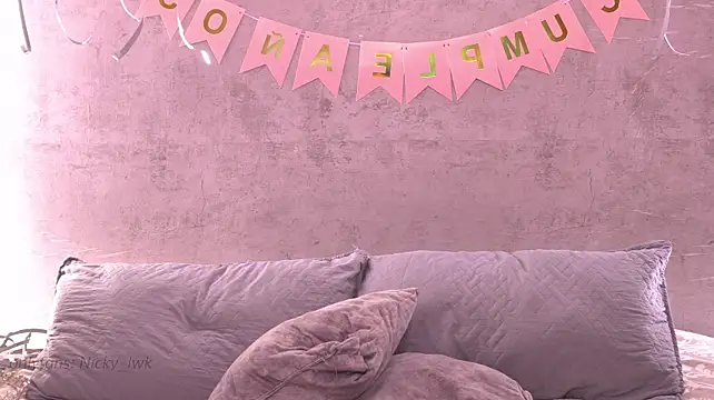 Nicky_and_Blake - show tits