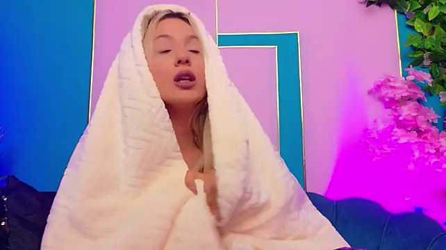 AriannaSins - 🎯Boobs bounce in your face