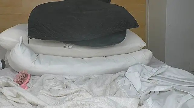 Melodi_20 - fist in the pussy