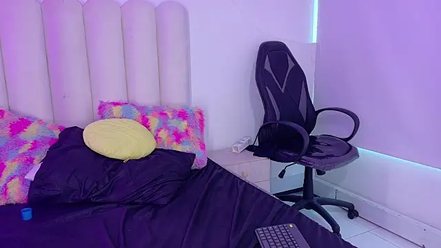 NiaBrunette - saliva in tits