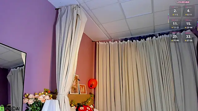 Dearly_Emily - Flash boobs and jumping