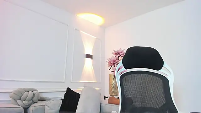 Valeriavg - oil show on the boobs