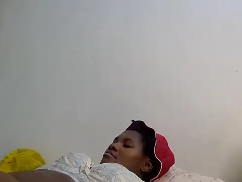 Smallprettygal - shw feet