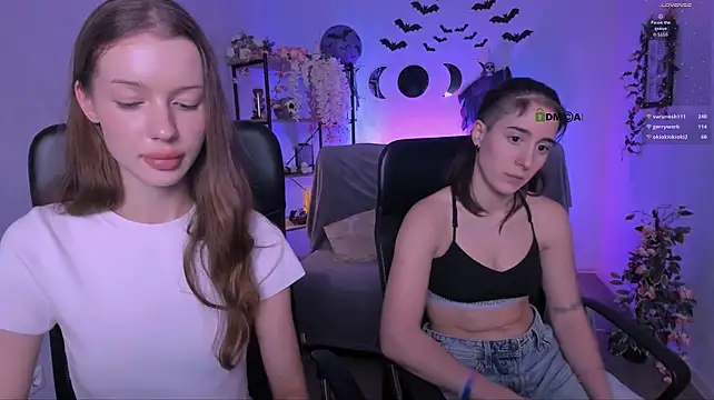 Khloebeauty - massage her tits