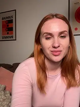 ChiaraVelvet - Show my Ass Doggy Pose 10 sec🥵