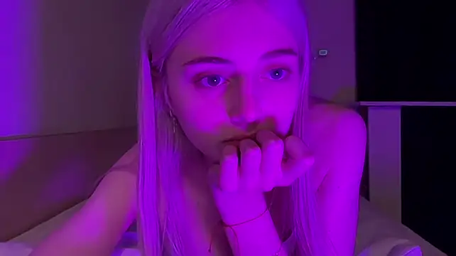 AidaGloshen - Skirt tease