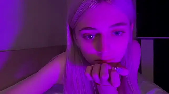 AidaGloshen - Skirt tease