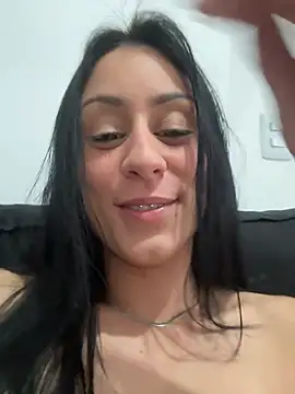 Cristalbucks - Squirting jorrando +plug anal
