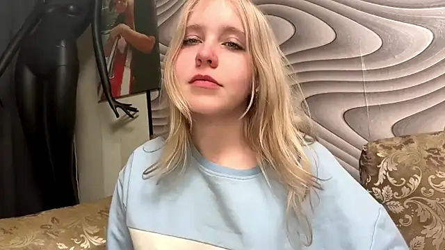 IrmgardCheli - take off my top