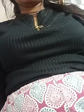 Avii5 - Showing boobs