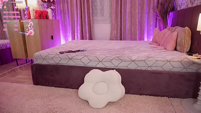 Emily__Hudsson - Make me wet👅