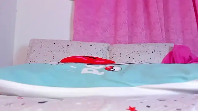 Megan_100 - close-up of someone rubbing their butt