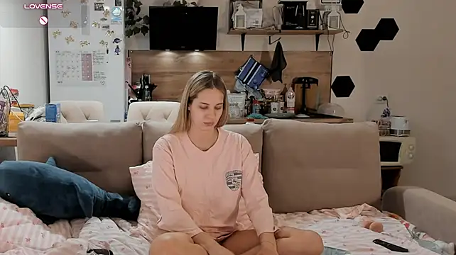 Hot__K - smear my body with lotion