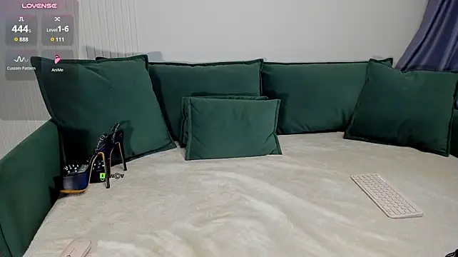 S0FlA - fingering sweet pussy <3