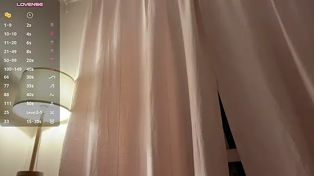 Bloody_Girly - suck finger