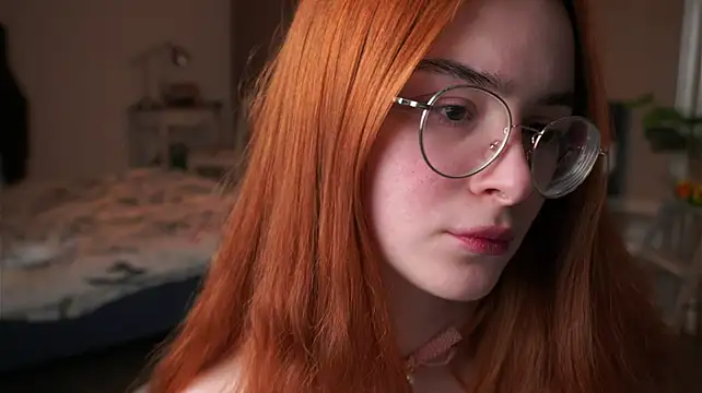 Gummymila - lick my lips (close to cam)