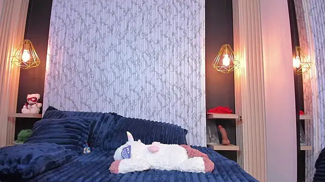 Luna_reeed - NAKED + SPANK ASS X20