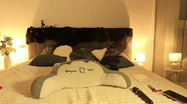 DianaaLight - toy control 5 min + masturbate pussy