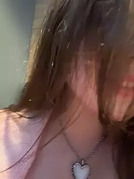 Peachy_Dream - lift your top + fingering my pussy