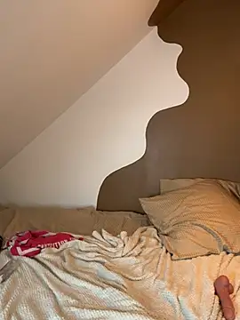SweetyMilkyTitties - FLASH BOOBS + PUSSY FINGERING