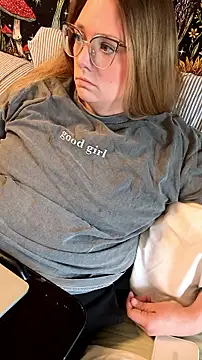 Thatcutegirlwtheglasses - oil boobs
