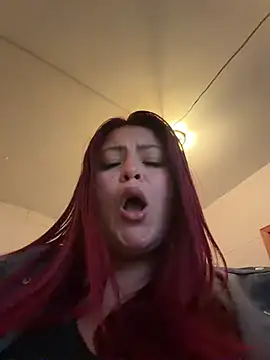 Lia-Moon77 - Show tits hard clamps 😈🎁 king