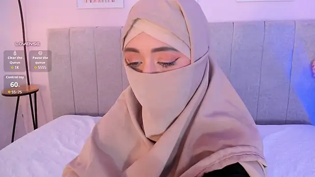 Fatiima_ - FINGERS IN PUSSY