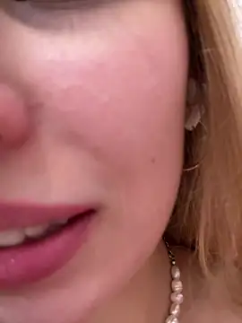 Blonde_exe - show boobs among people at BK