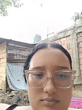Milkingmom01 - 2 rich asses