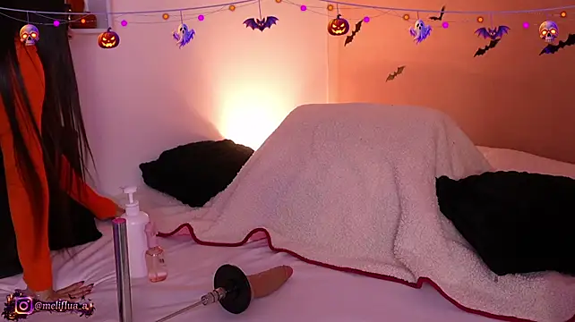Melifluaa - water splash on my tits <3